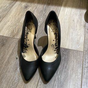 BRASH HEELS…